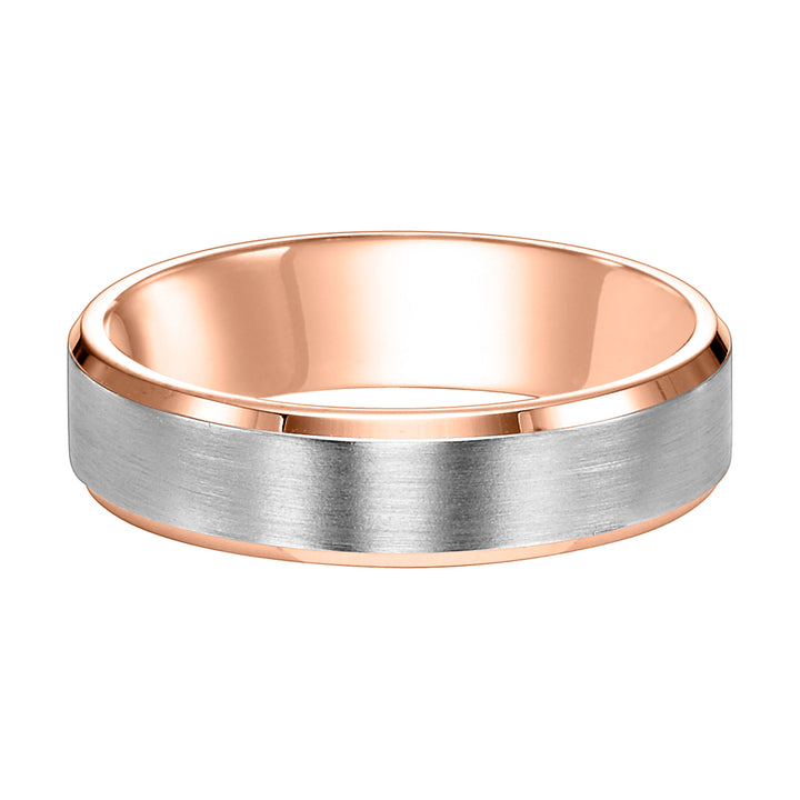 This crisp yet timeless, Comfort Fit wedding features a brushed finish with beveled edge
