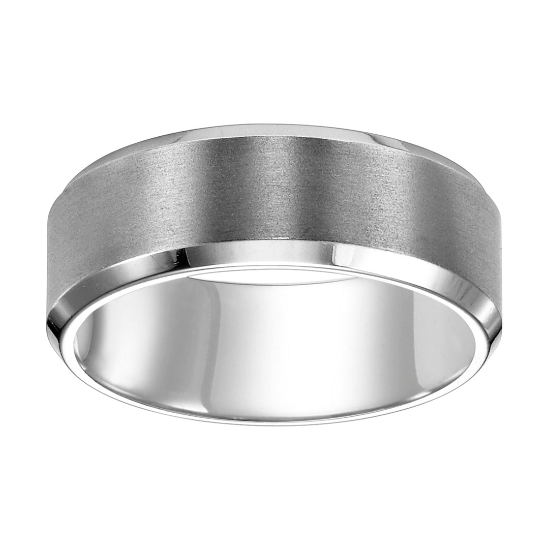 This crisp yet timeless, Comfort Fit wedding features a brushed finish with beveled edge
