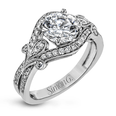 Engagement Ring in 18k Gold with Diamonds