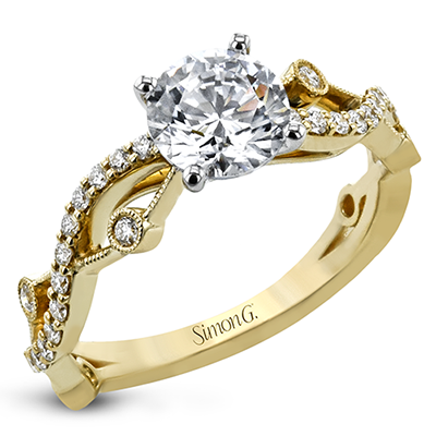 Engagement Ring in 18k Gold with Diamonds