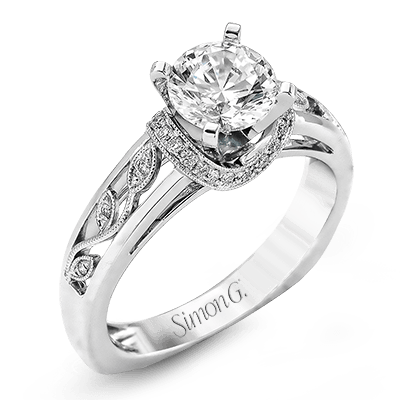 Engagement Ring in 18k Gold with Diamonds