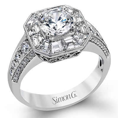 Engagement Ring in 18k Gold with Diamonds