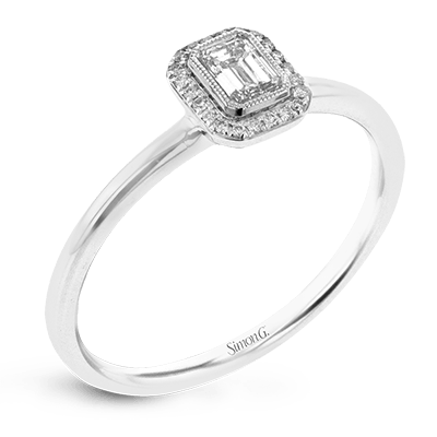 Engagement Ring in 18k Gold with Diamonds