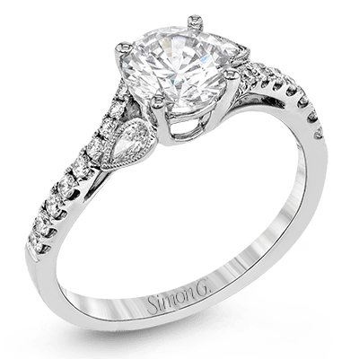 Engagement Ring in 18k Gold with Diamonds