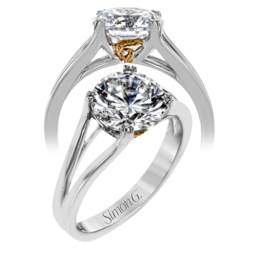 Engagement Ring in 18k Gold with Diamonds