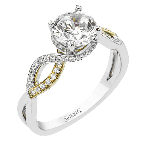 Engagement Ring in 18k Gold with Diamonds