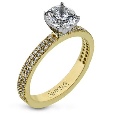 Engagement Ring in 18k Gold with Diamonds