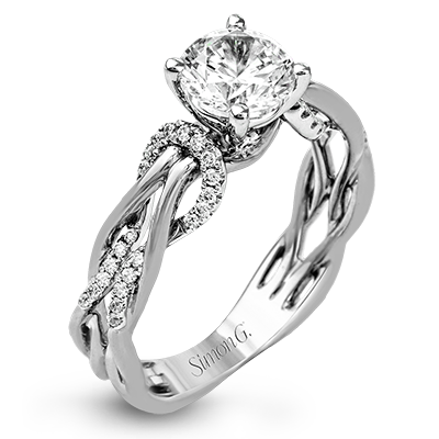 Engagement Ring in 18k Gold with Diamonds