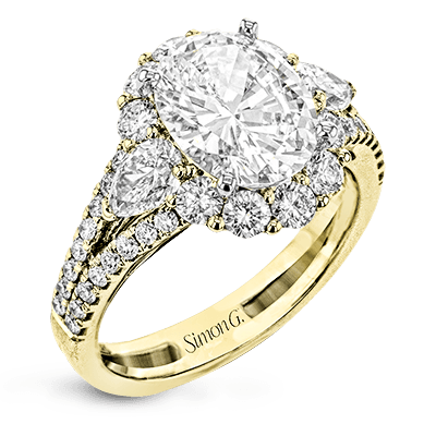 Engagement Ring in 18k Gold with Diamonds