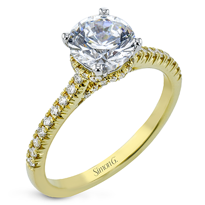 Engagement Ring in 18k Gold with Diamonds