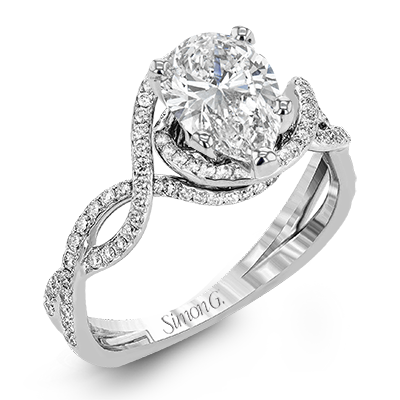 Engagement Ring in 18k Gold with Diamonds