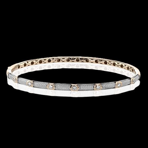Bangle in 18k Gold with Diamonds
