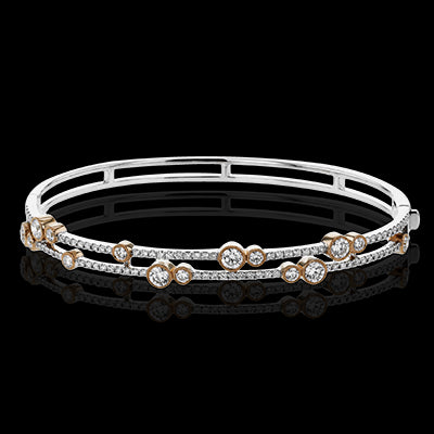 Bangle in 18k Gold with Diamonds