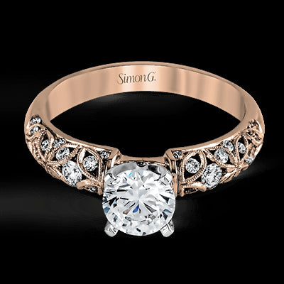Engagement Ring in 18k Gold with Diamonds