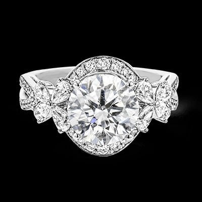 Engagement Ring in 18k Gold with Diamonds