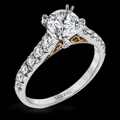 Engagement Ring in 18k Gold with Diamonds