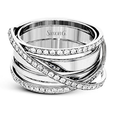 Right Hand Ring in 18k Gold with Diamonds