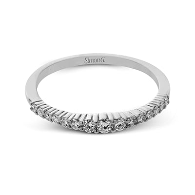 Right Hand Ring in 18k Gold with Diamonds