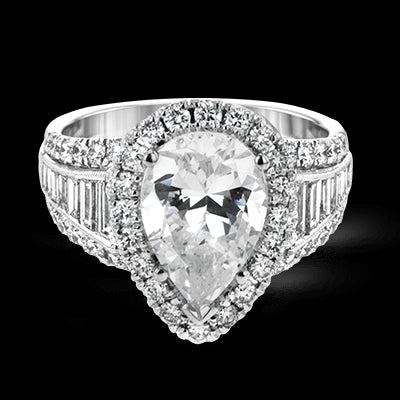 Engagement Ring in 18k Gold with Diamonds