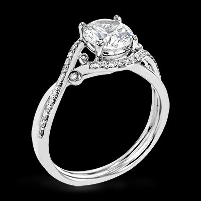 Engagement Ring in 18k Gold with Diamonds