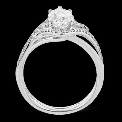 Engagement Ring in 18k Gold with Diamonds