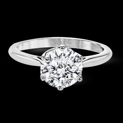 Engagement Ring in 18k Gold with Diamonds