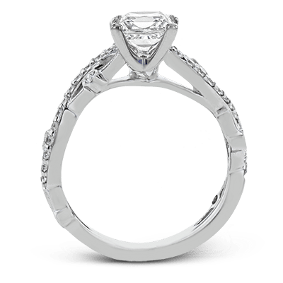Engagement Ring in 18k Gold with Diamonds