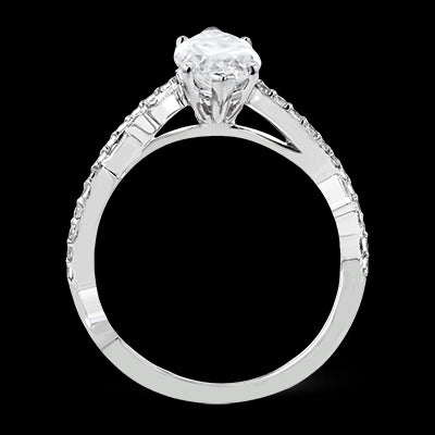 Engagement Ring in 18k Gold with Diamonds