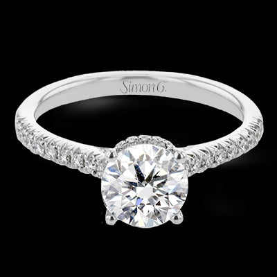 Engagement Ring in 18k Gold with Diamonds