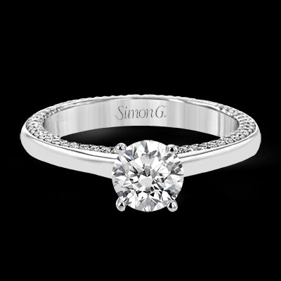 Engagement Ring in 18k Gold with Diamonds