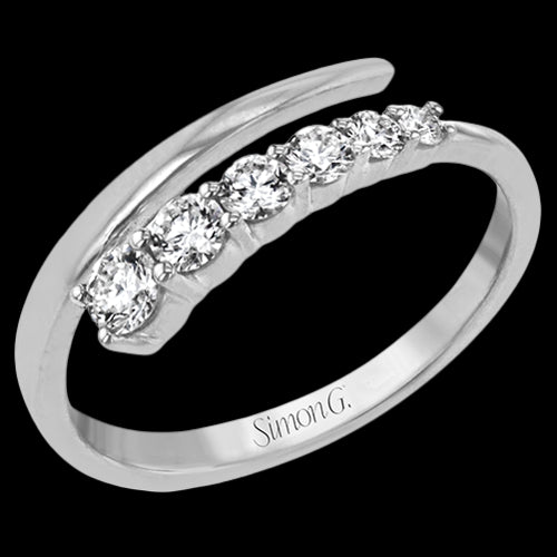 Right Hand Ring in 18k Gold with Diamonds