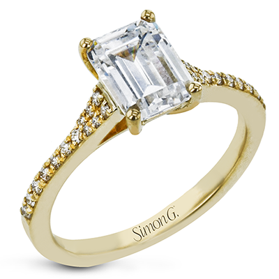 Engagement Ring in 18k Gold with Diamonds