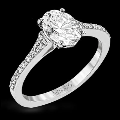 Engagement Ring in 18k Gold with Diamonds