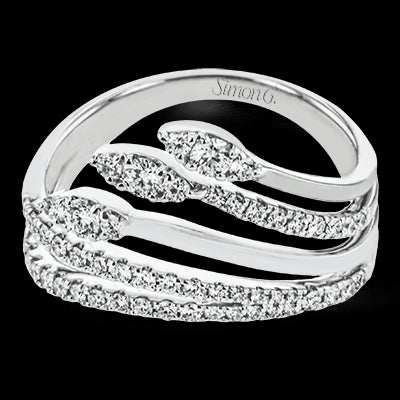 Right Hand Ring in 18k Gold with Diamonds