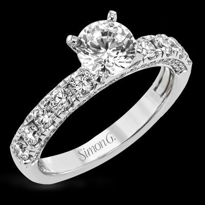 Engagement Ring in 18k Gold with Diamonds