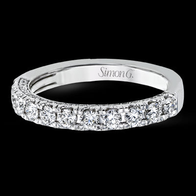 Engagement Ring in 18k Gold with Diamonds