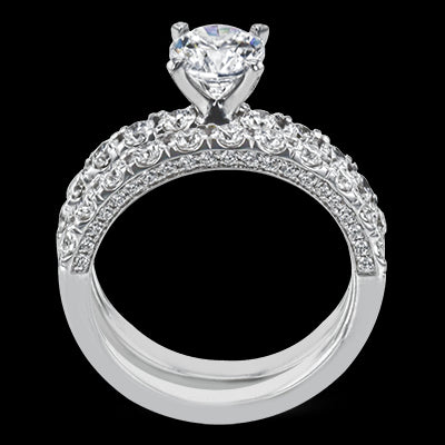 Engagement Ring in 18k Gold with Diamonds