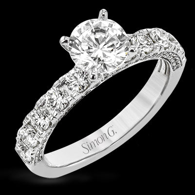 Engagement Ring in 18k Gold with Diamonds