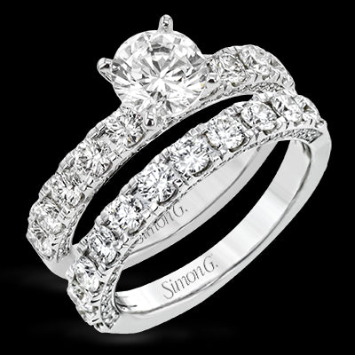 Engagement Ring in 18k Gold with Diamonds