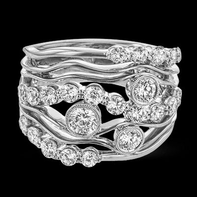 Right Hand Ring in 18k Gold with Diamonds