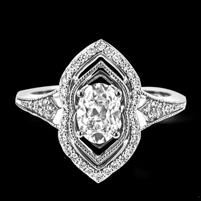 Engagement Ring in 18k Gold with Diamonds