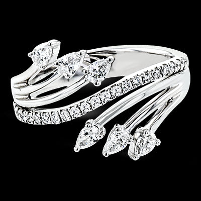 Right Hand Ring in 18k Gold with Diamonds