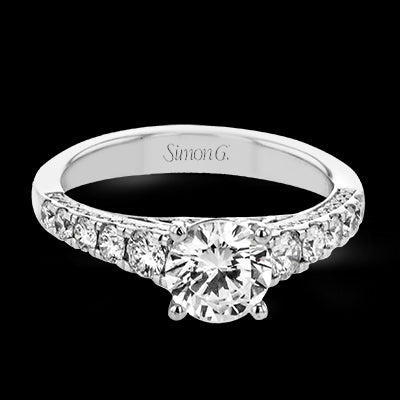 Engagement Ring in 18k Gold with Diamonds