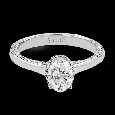 Engagement Ring in 18k Gold with Diamonds