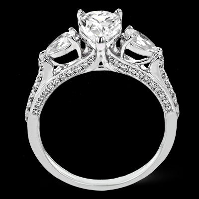 Engagement Ring in 18k Gold with Diamonds