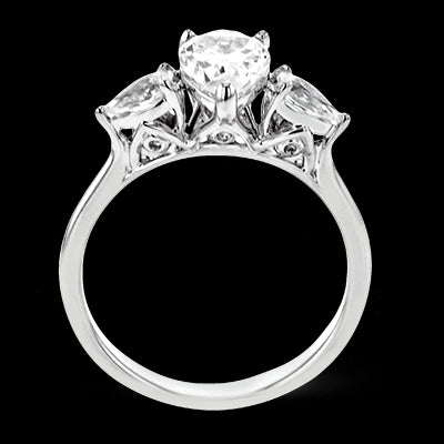 Engagement Ring in 18k Gold with Diamonds