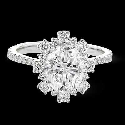 Engagement Ring in 18k Gold with Diamonds