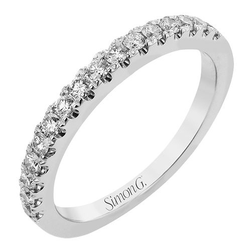 Engagement Ring in 18k Gold with Diamonds