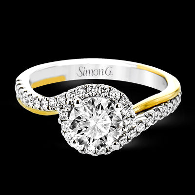 Engagement Ring in 18k Gold with Diamonds