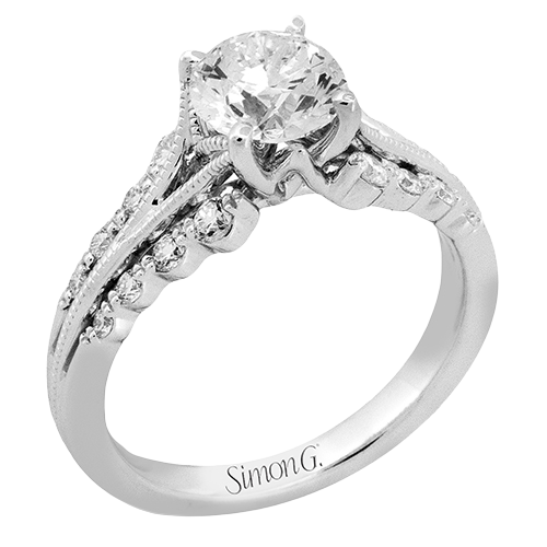 Engagement Ring in 18k Gold with Diamonds